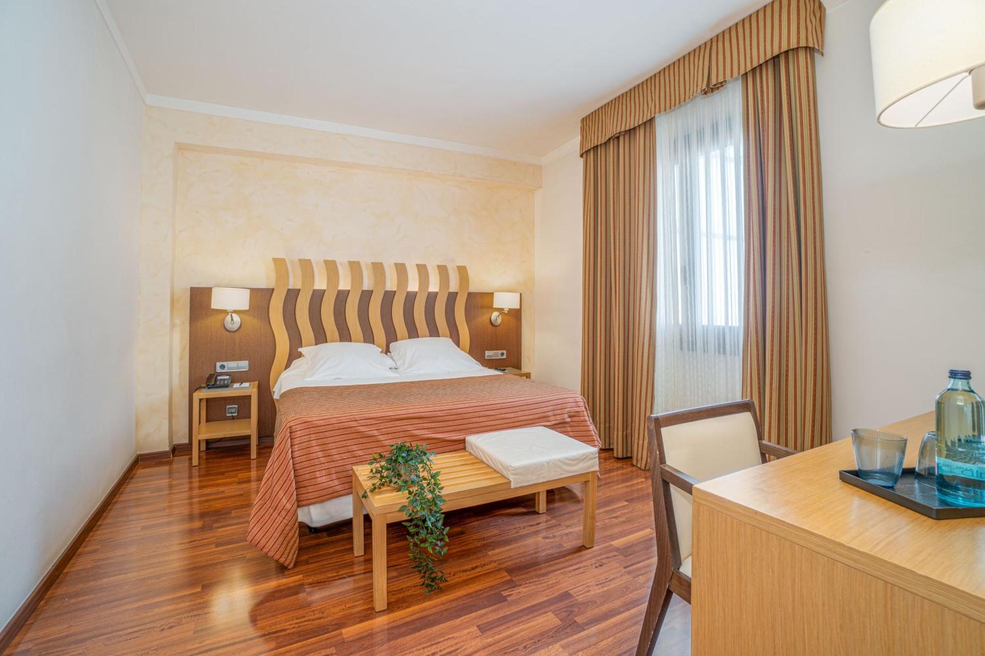 Hotel Duran Figueres  Exteriér fotografie